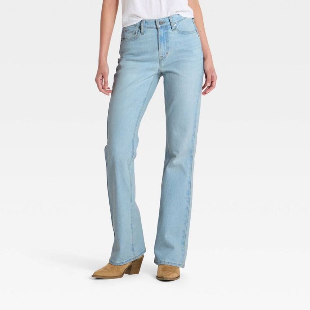 Women's Mid-Rise Bootcut Jeans - Universal Thread Light Wash 8 Long